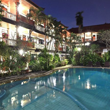 Kuta Dormitory At Simpang Inn Екстериор снимка